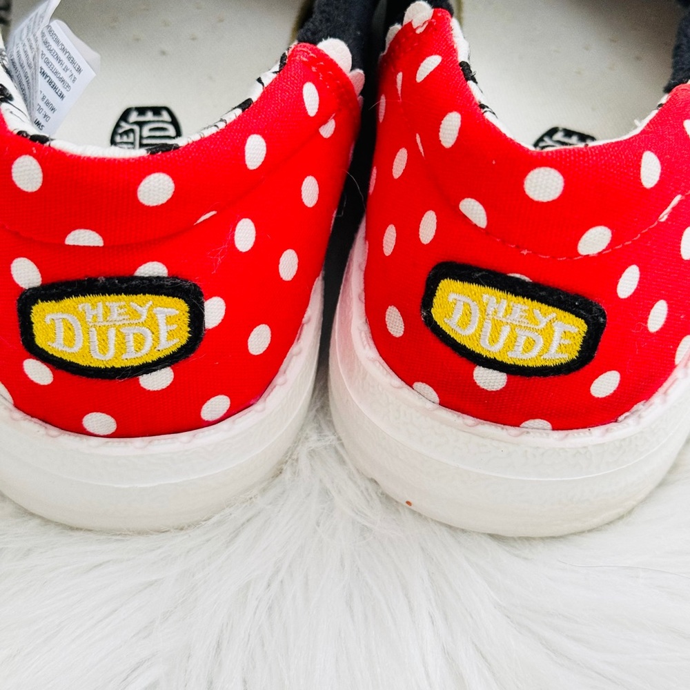 Hey Dude X Disney Minnie Mouse Shoes - Picture 6 of 10